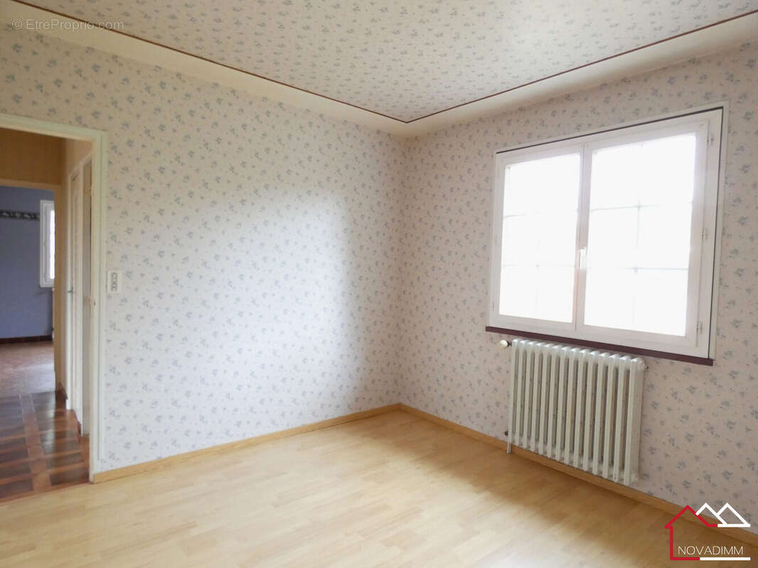 Maison 135 m² à Saint-Front-De-Pradoux  - photo 7