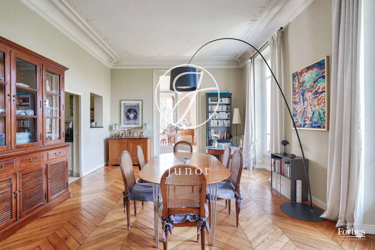 Maison à LE VESINET