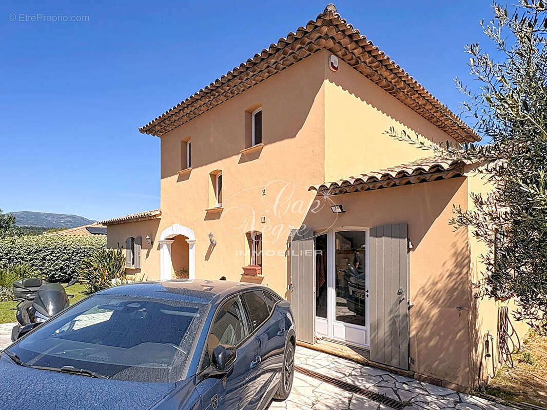 Maison provençale vue dégagée au calme à vendre à cogolin - golfe de saint tropez - photo 17