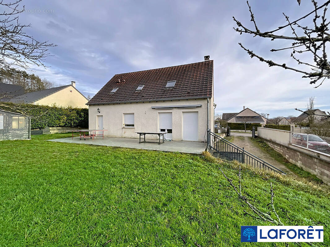 Maison à IS-SUR-TILLE