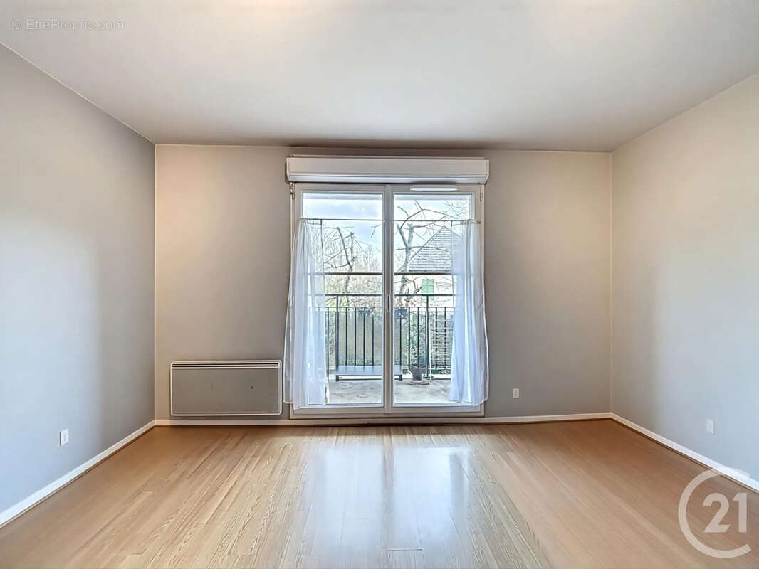 Appartement à MOISSY-CRAMAYEL