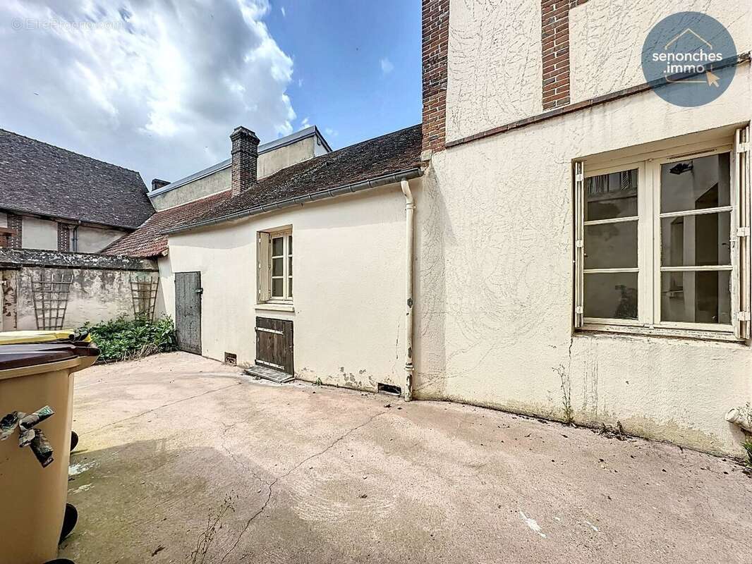 Maison de bourg à vendre à Brezolles (28270)  Charme, potentiel et emplacement privilégié - photo 8