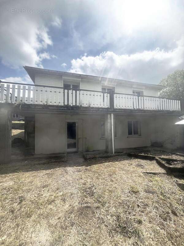 Maison à BESSE-ET-SAINT-ANASTAISE