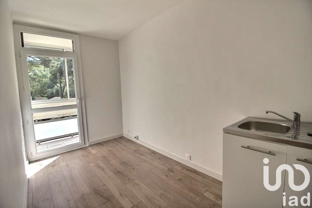 Photo 2 - Appartement à MARSEILLE-12E