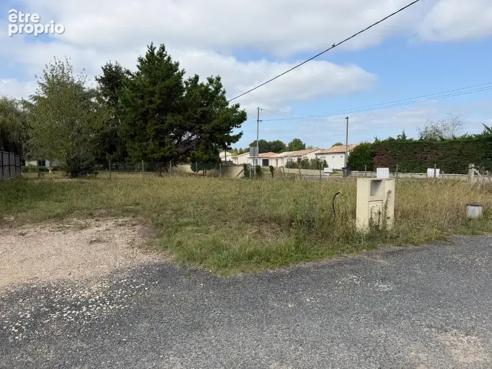 Photo Terrain à Creon au prix de 108 000€