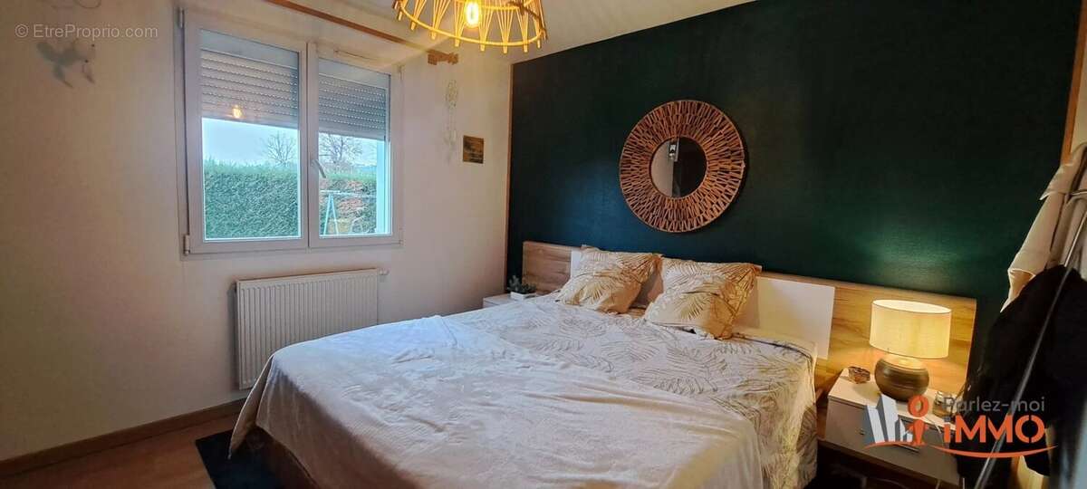 Maison à SAINT-BONNET-LES-OULES