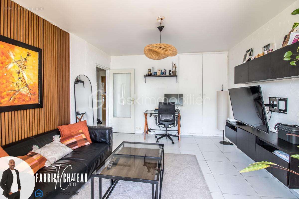 À vendre – Appartement 2 pièces de 50 m² à Montigny-lès-Cormeilles - photo 2