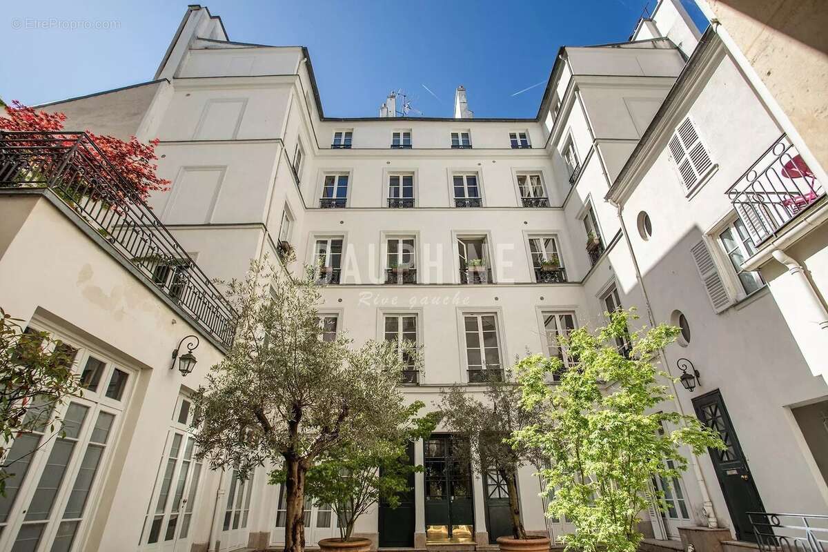 Appartement à PARIS-7E
