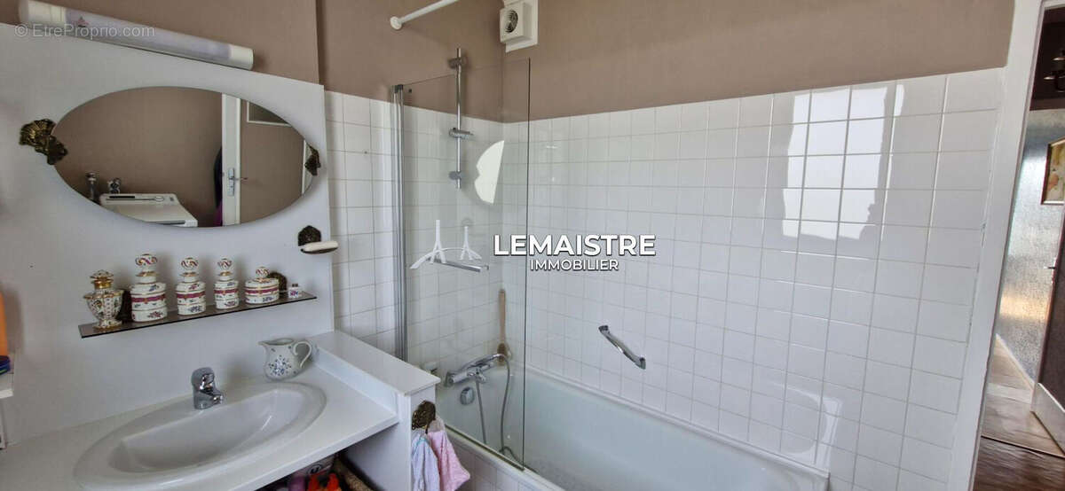 Appartement à vendre - Yvetot Centre-ville - 70 m² - 1 chambre - Résidence sécurisée avec ascenseur - Idéal investisseur - photo 5
