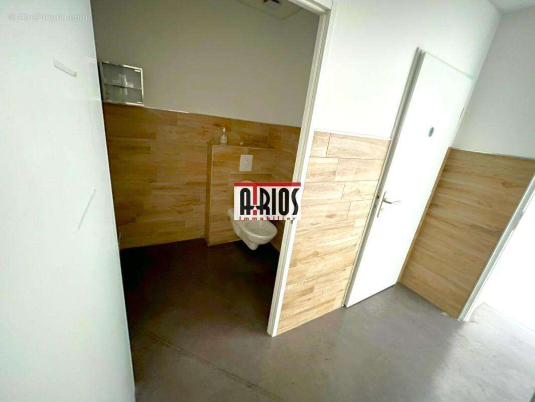 Commerce à LA FARLEDE