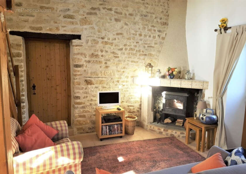 Maison à SAINT-JUIRE-CHAMPGILLON