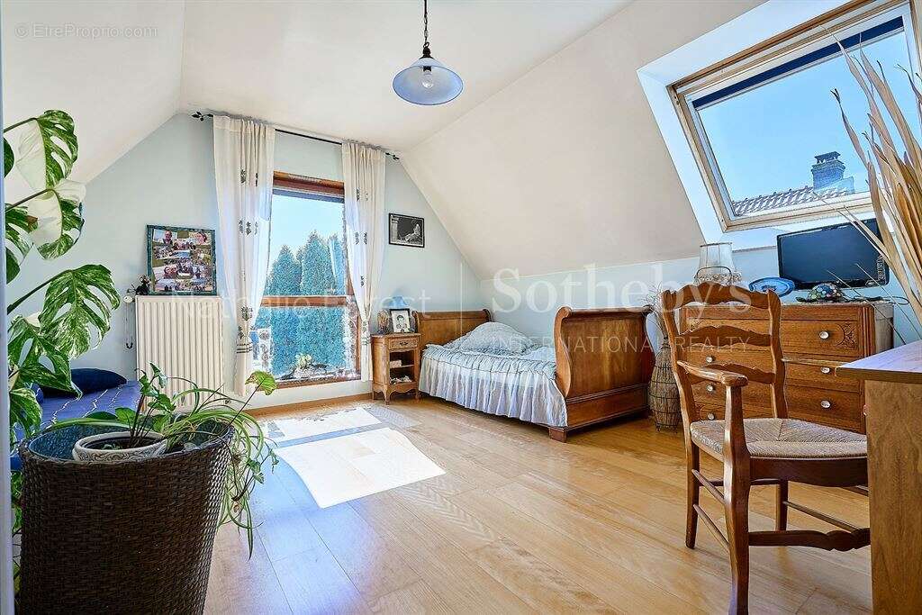 Maison à LOUVIL