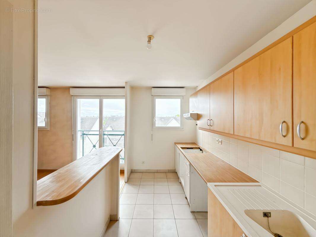 Appartement à SAINT-DENIS-DE-L'HOTEL