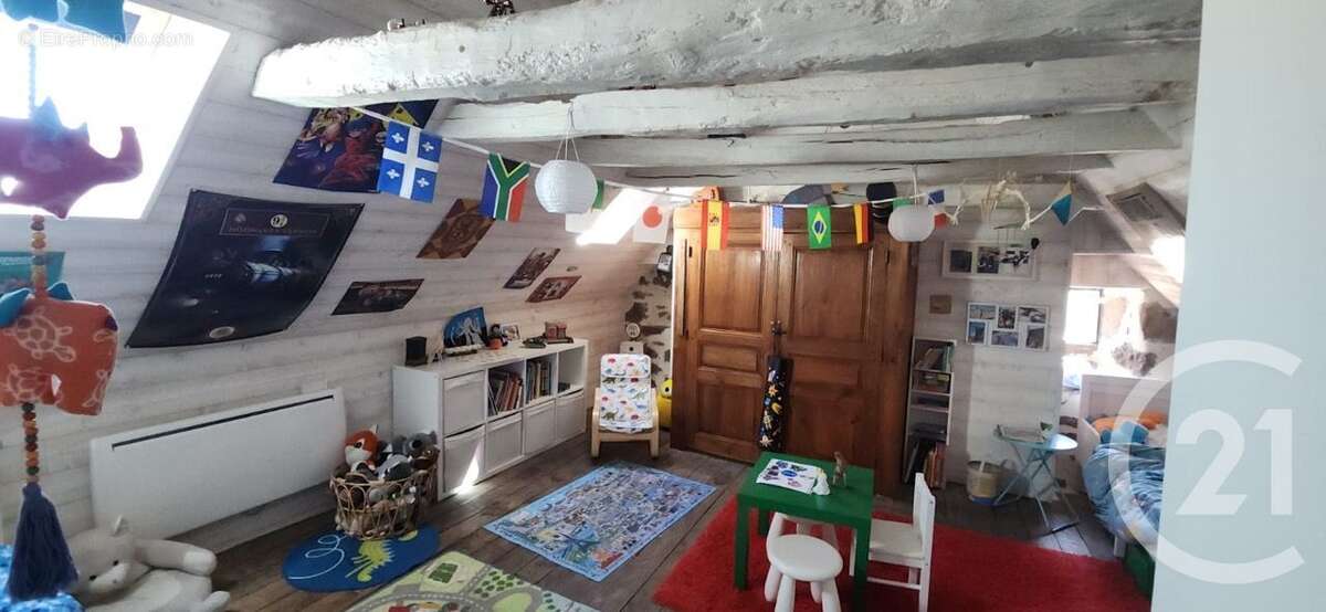 Maison 115 m² à Anglards-De-Salers  - photo 8