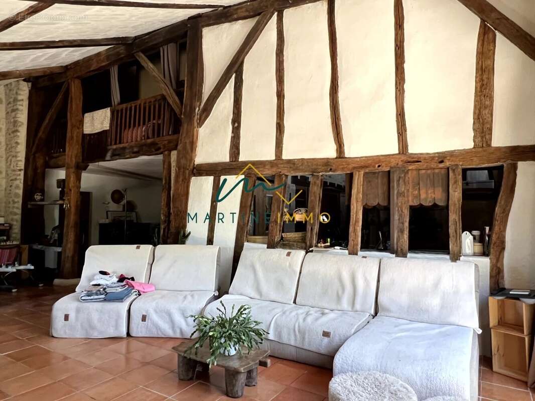 A vendre maison pierre 400m2 avec piscine - photo 5