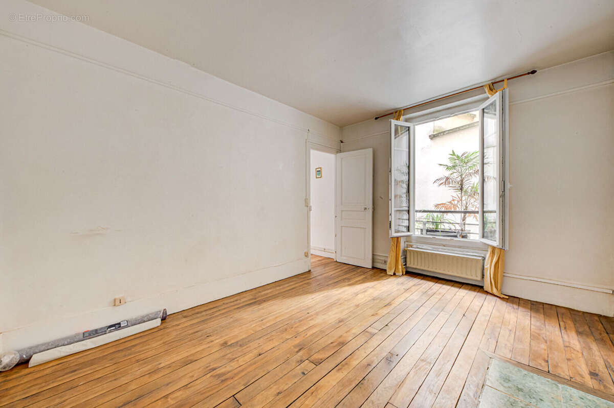 Appartement à PARIS-19E