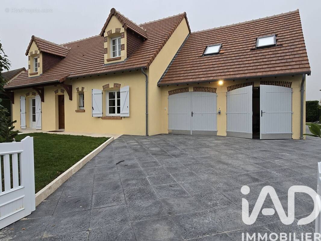 Photo 1 - Maison à VILLEBAROU