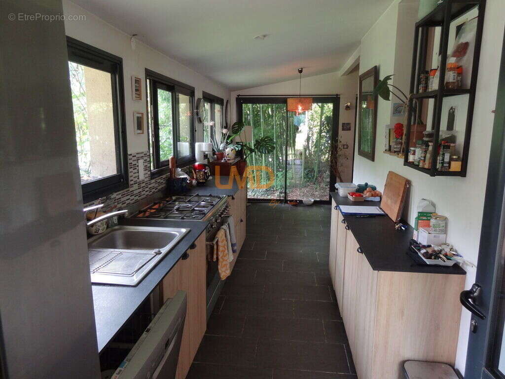 Maison à SAINT-FRONT-DE-PRADOUX