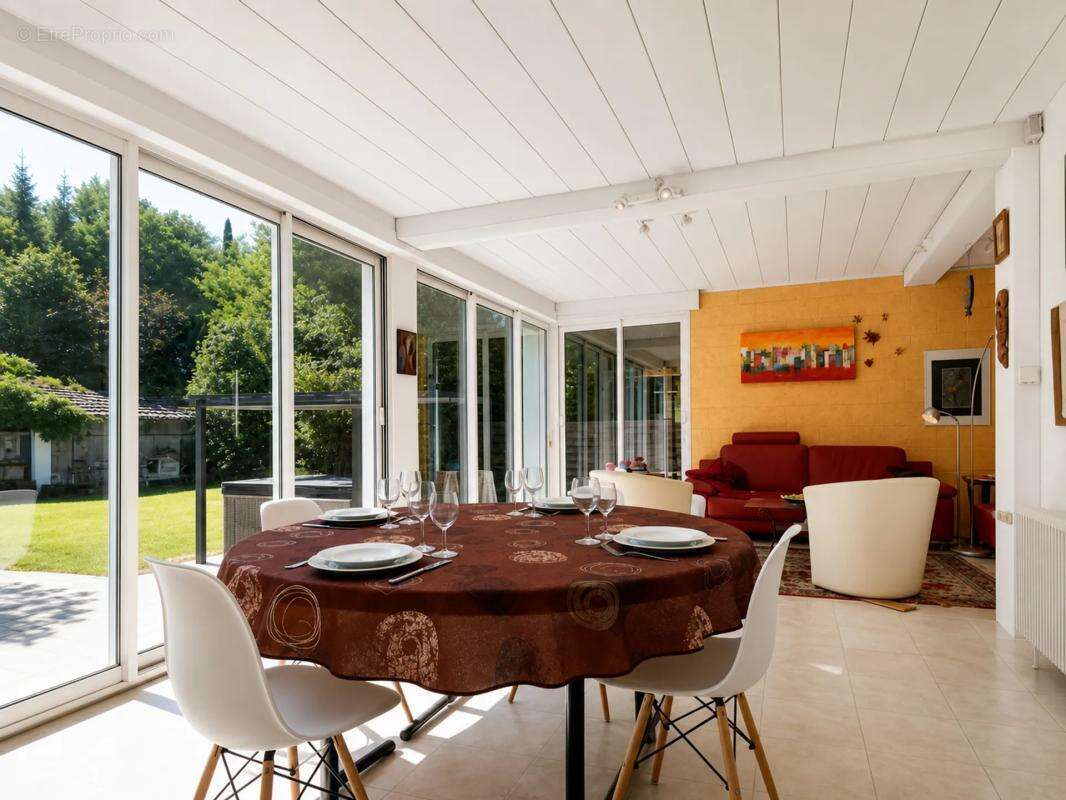 Maison de 8 pièces de 235 m² à Brunstatt-Didenheim - photo 9
