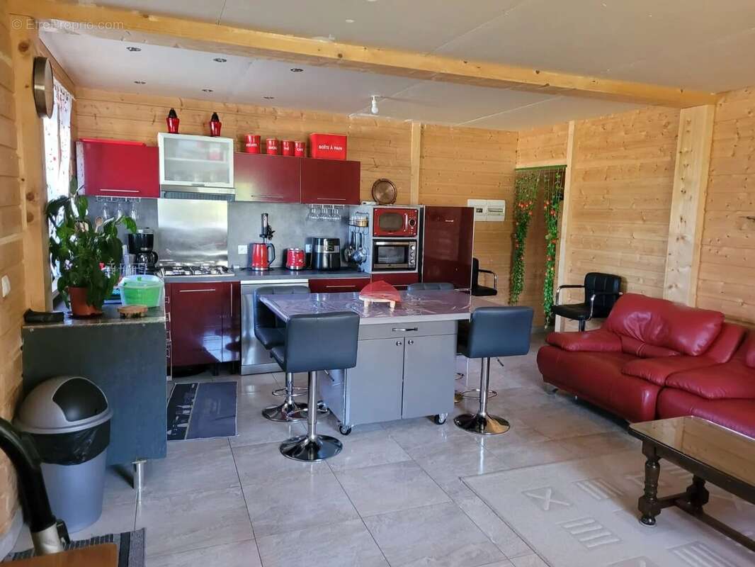 PREMANON : Chalet avec 2 logements et grand garge - photo 16