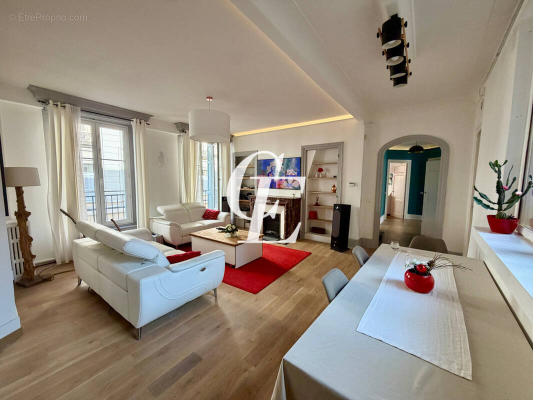 Appartement à SAINT-ETIENNE