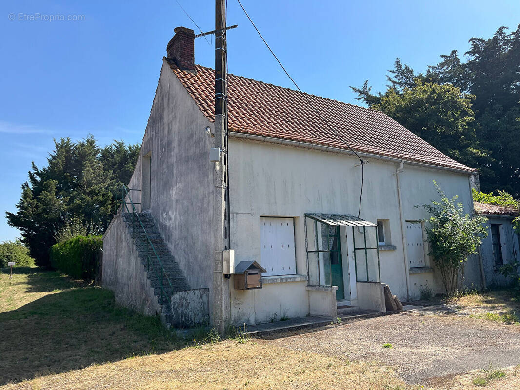 Maison à SAINT-CHRISTOPHE-DU-LIGNERON