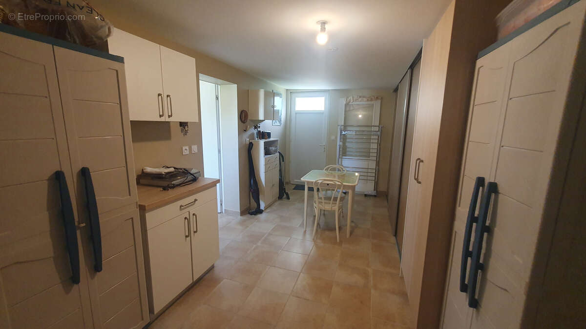 Au Centre Ville de Hagetmau Villa de 106 m2 Hab - photo 9