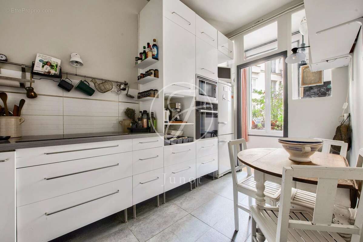 Appartement à PARIS-9E