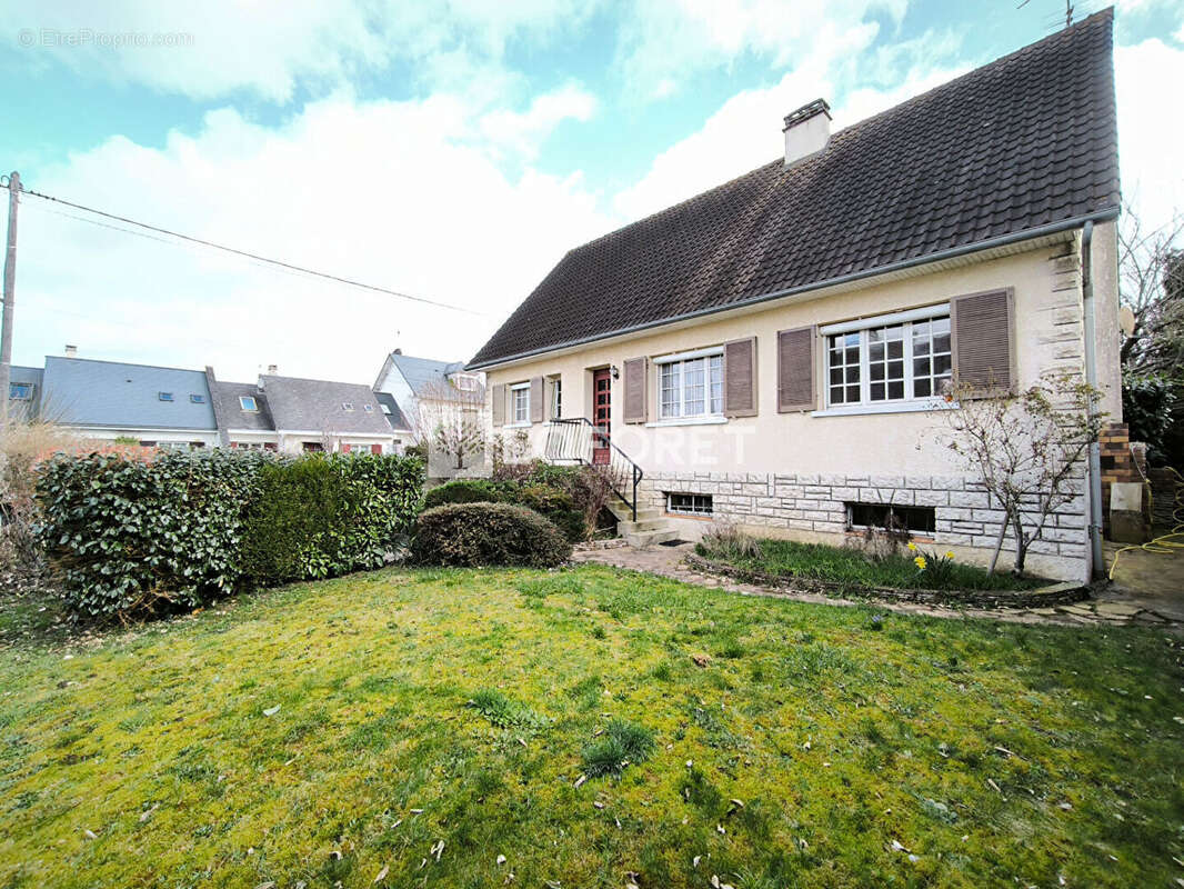 Maison à ROSNY-SUR-SEINE