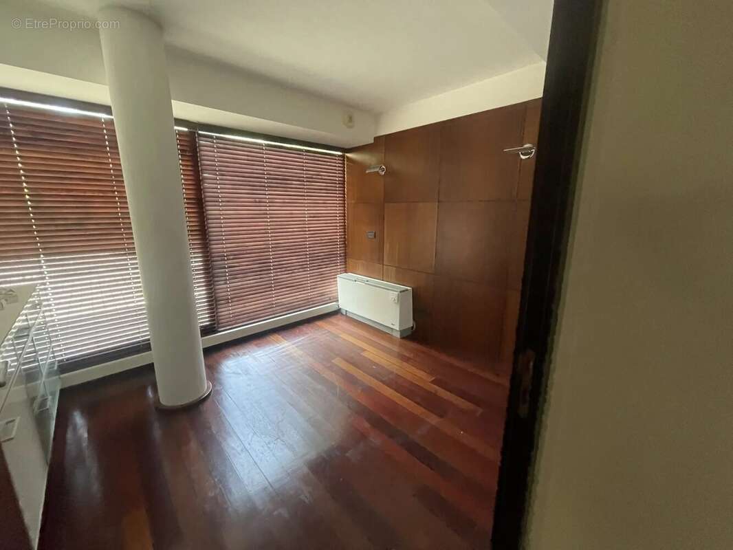Cannes californie 320 m2 murs libres atypique local commercial ou professionnel 320 m2 prestigieux à cannes-quartier californie - photo 30