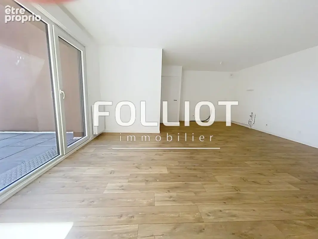 A VENDRE- Appartement 4 pièces Fougères - terrasse - photo 2
