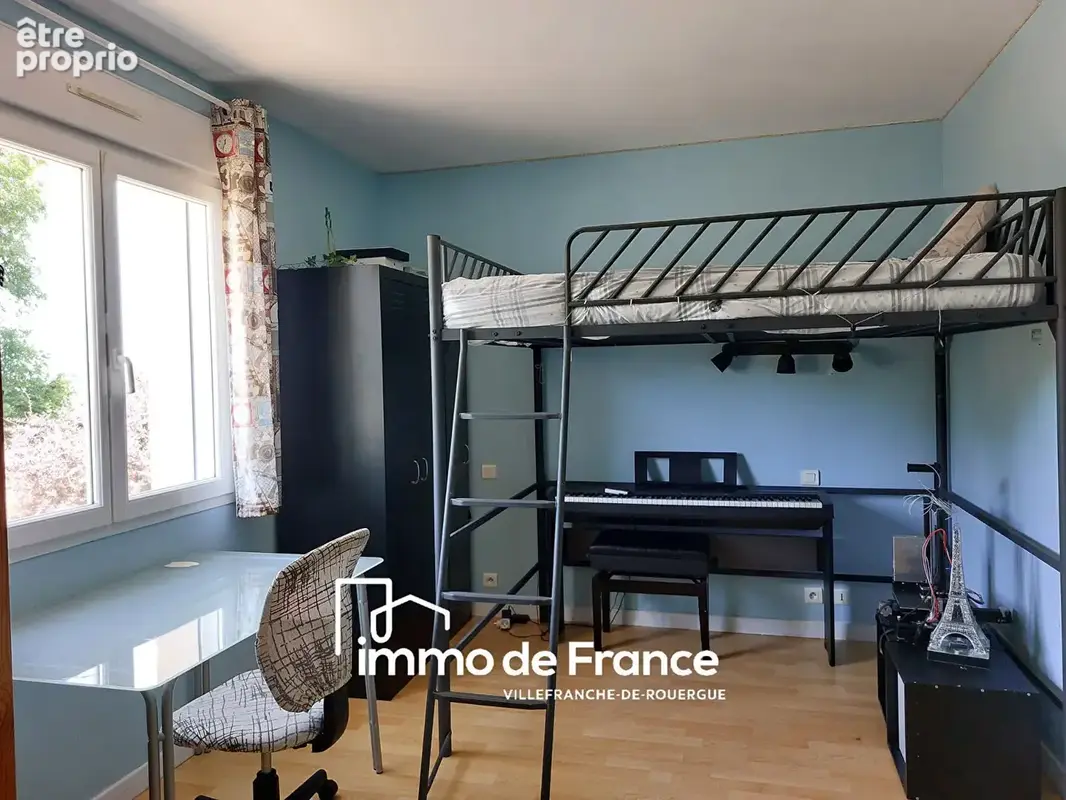 Maison T5/6 , 212m² habitables sous sol avec garage, terrain et piscine. - photo 12