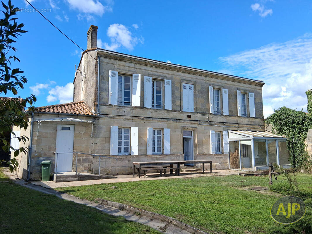 Maison à PAUILLAC