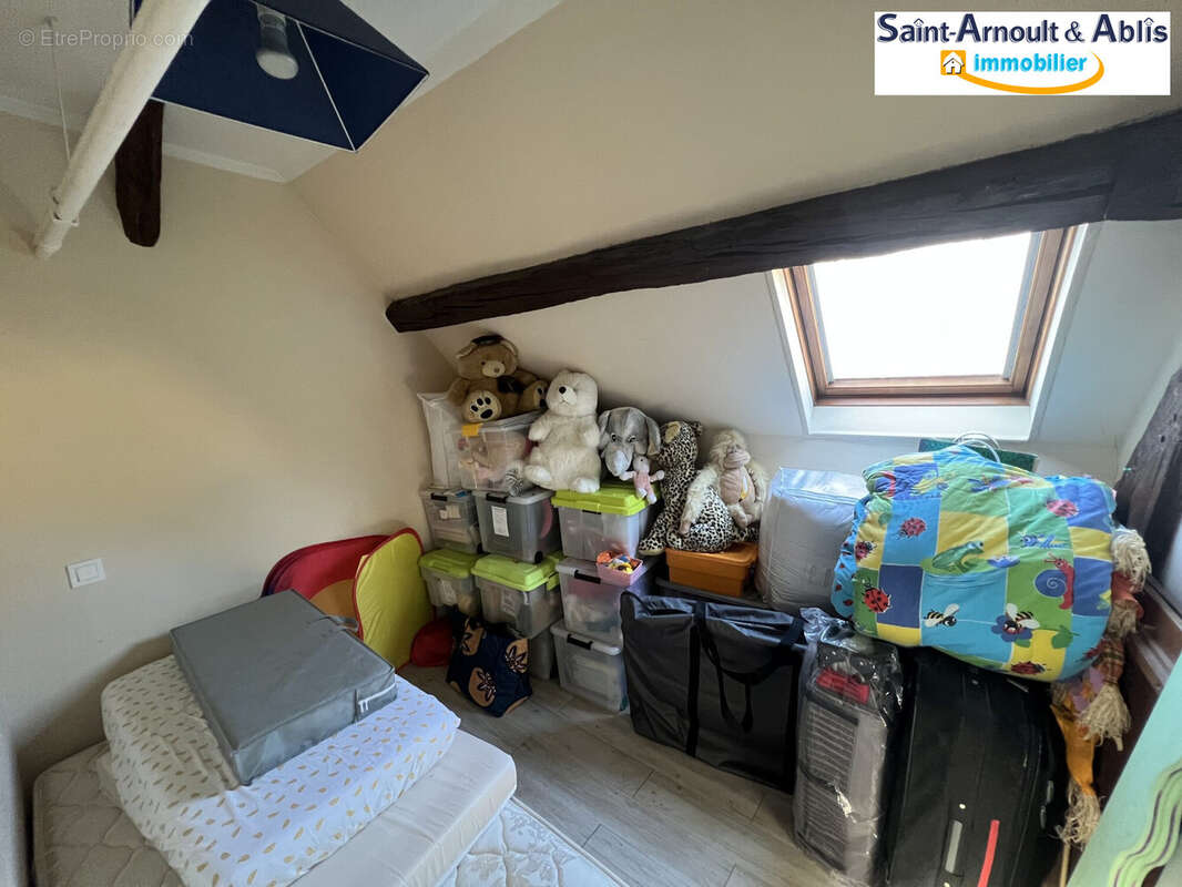 Maison à SAINT-ARNOULT-EN-YVELINES