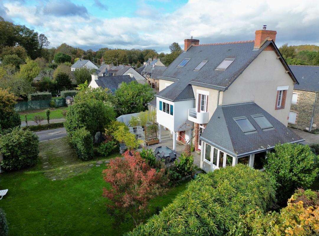 Maison à MALESTROIT