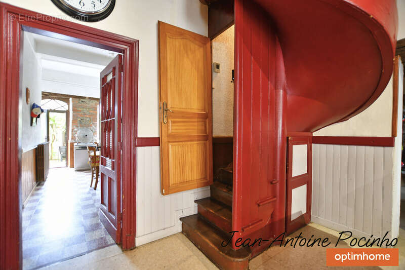 Appartement à SAINTE-FOY-DE-PEYROLIERES