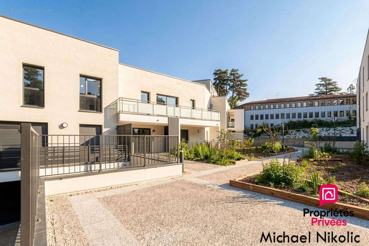 Appartement à CHARBONNIERES-LES-BAINS