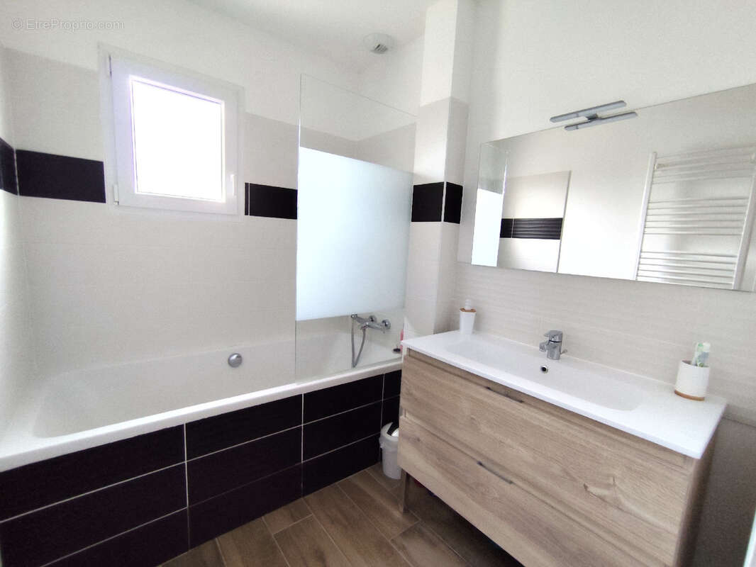 Maison à ROUSSILLON