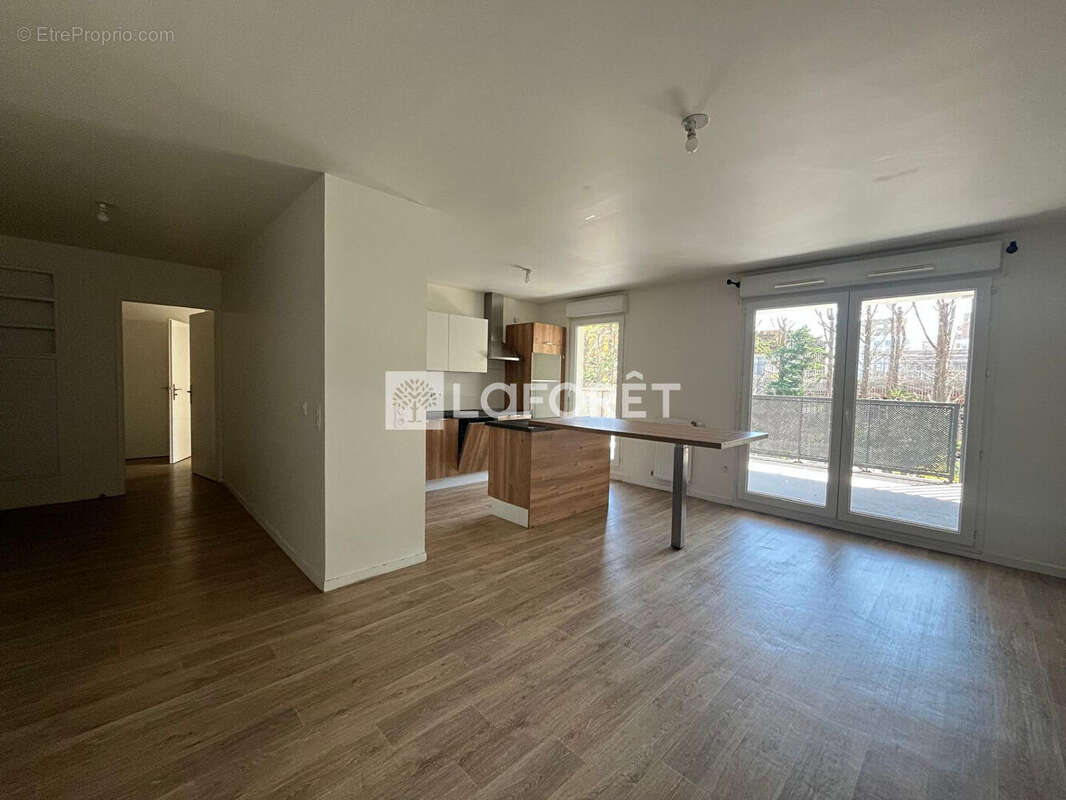 Appartement Cergy 3 pièce(s) 68.97 m2 - photo 3