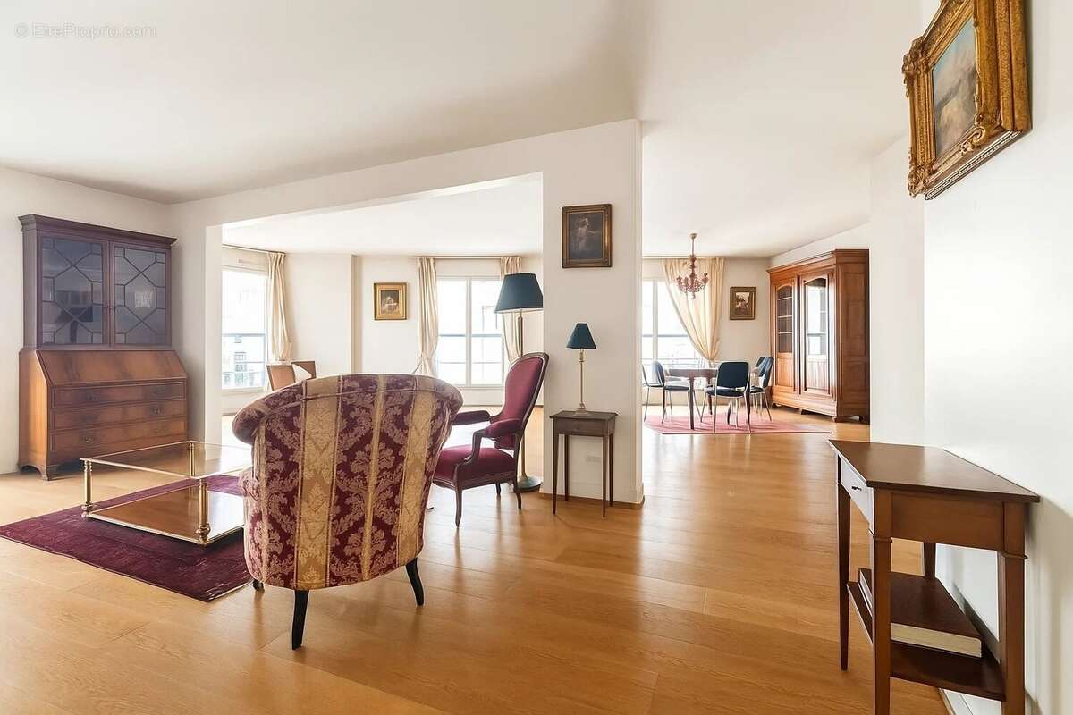 Appartement à LEVALLOIS-PERRET