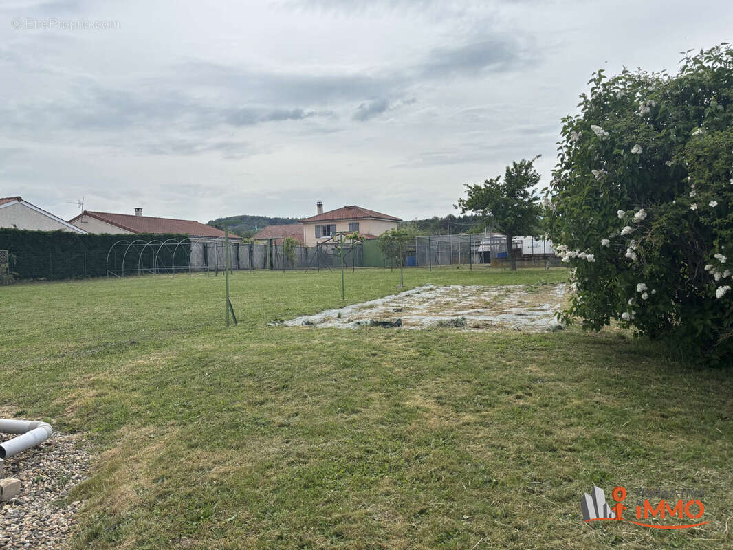 Maison 83 m² à Saint-Romain-Le-Puy  - photo 3