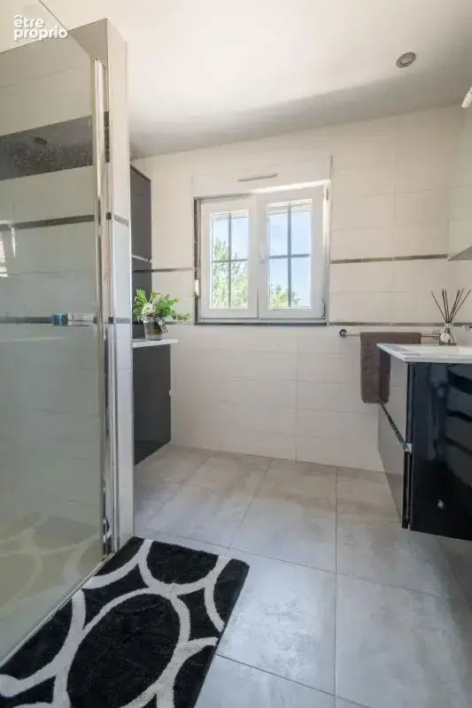 Maison de plain-pied sur terrain de 27 ares à vendre à Cutry (54720) - photo 4