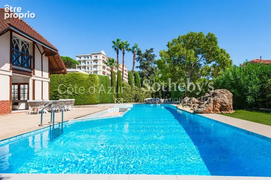 Cannes La Californie, demeure néo normande de six chambres avec piscine - photo 5