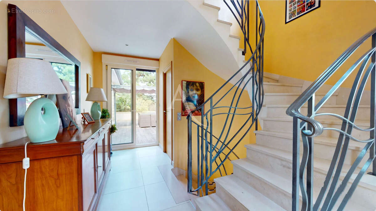 Maison à VIGNEUX-SUR-SEINE