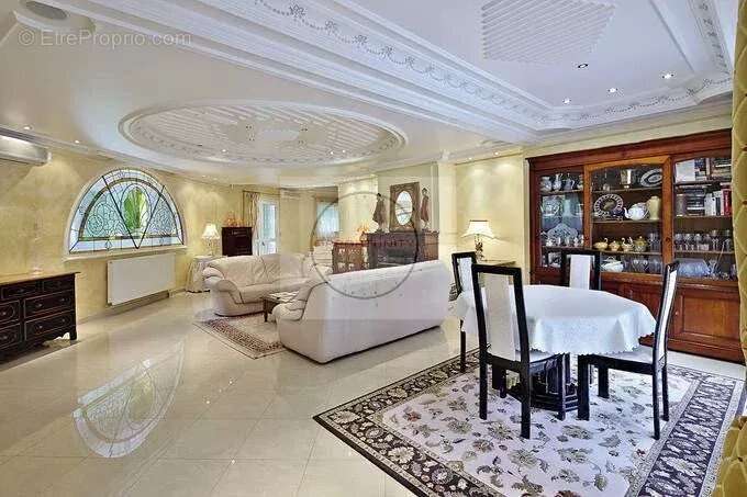 Maison à QUINCY-VOISINS