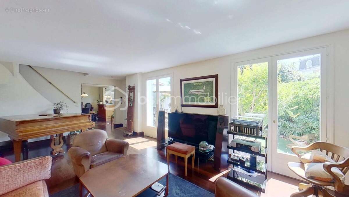 Maison rénovée Années 30 - JOINVILLE LE PONT - 131m² - 3 chambres - photo 2