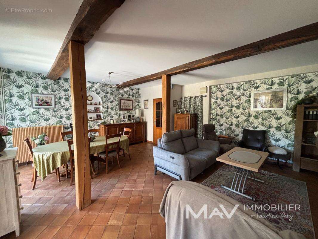 Saint-omer - maison de 185m² - local commercial et habitation - photo 5