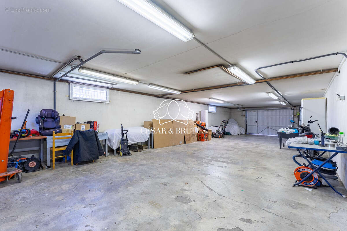 Sous sol  - Maison à DECINES-CHARPIEU