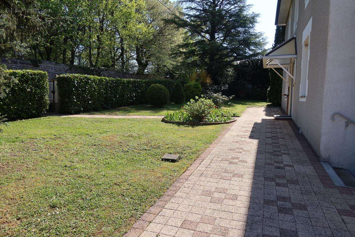 Maison à ECOLE-VALENTIN