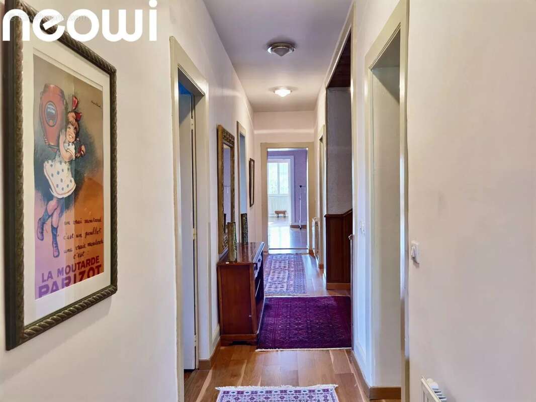 Maison à VIC-SUR-CERE